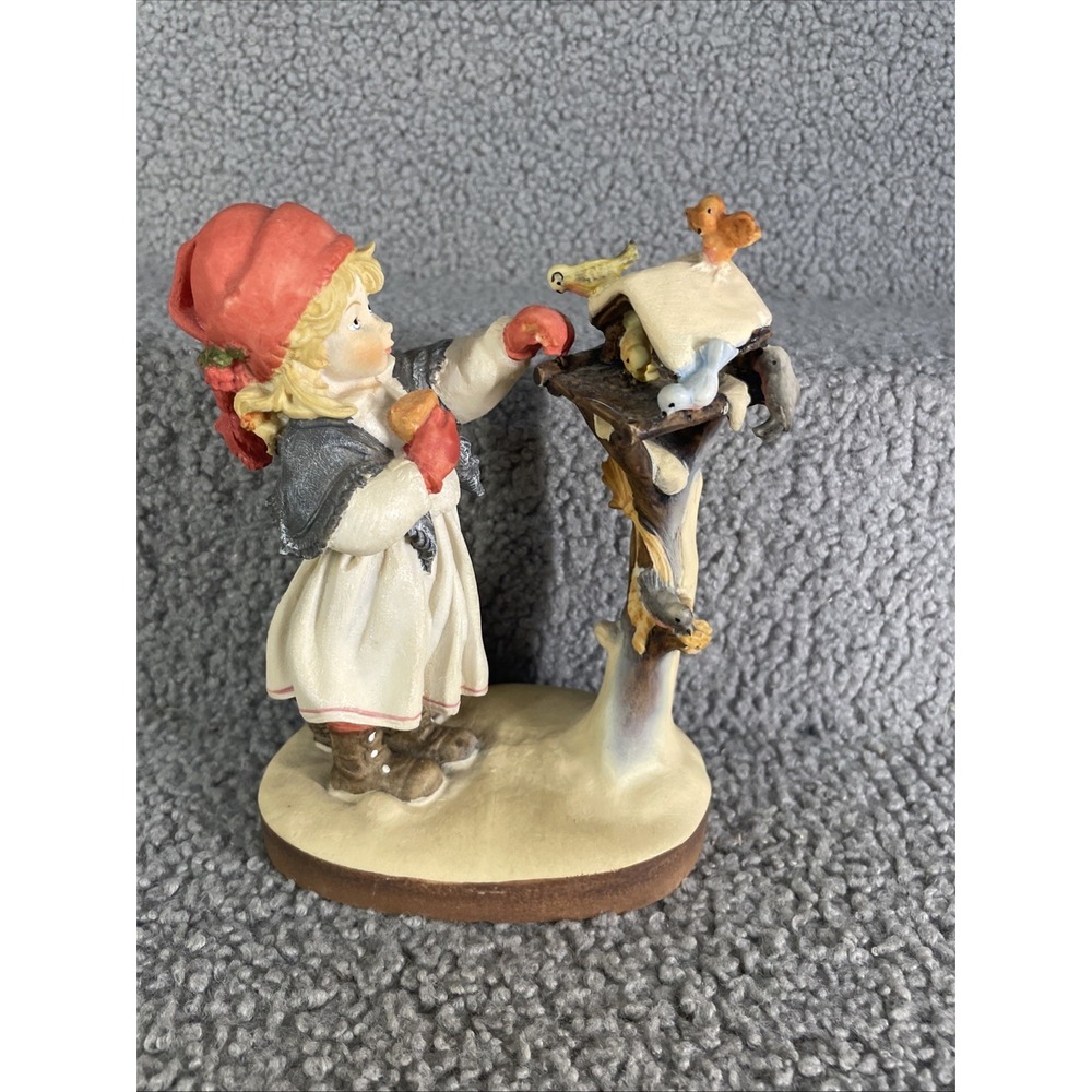Dolfi Hand-painted Resin Figurine "Girl Feeding Birds" Lisi Martin Made In Italy